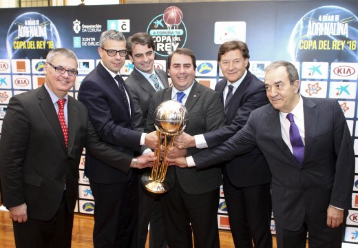 O alcalde asina coa ACB o convenio de colaboración para que A Coruña sexa a sede da Copa do Rei de baloncesto de 2016